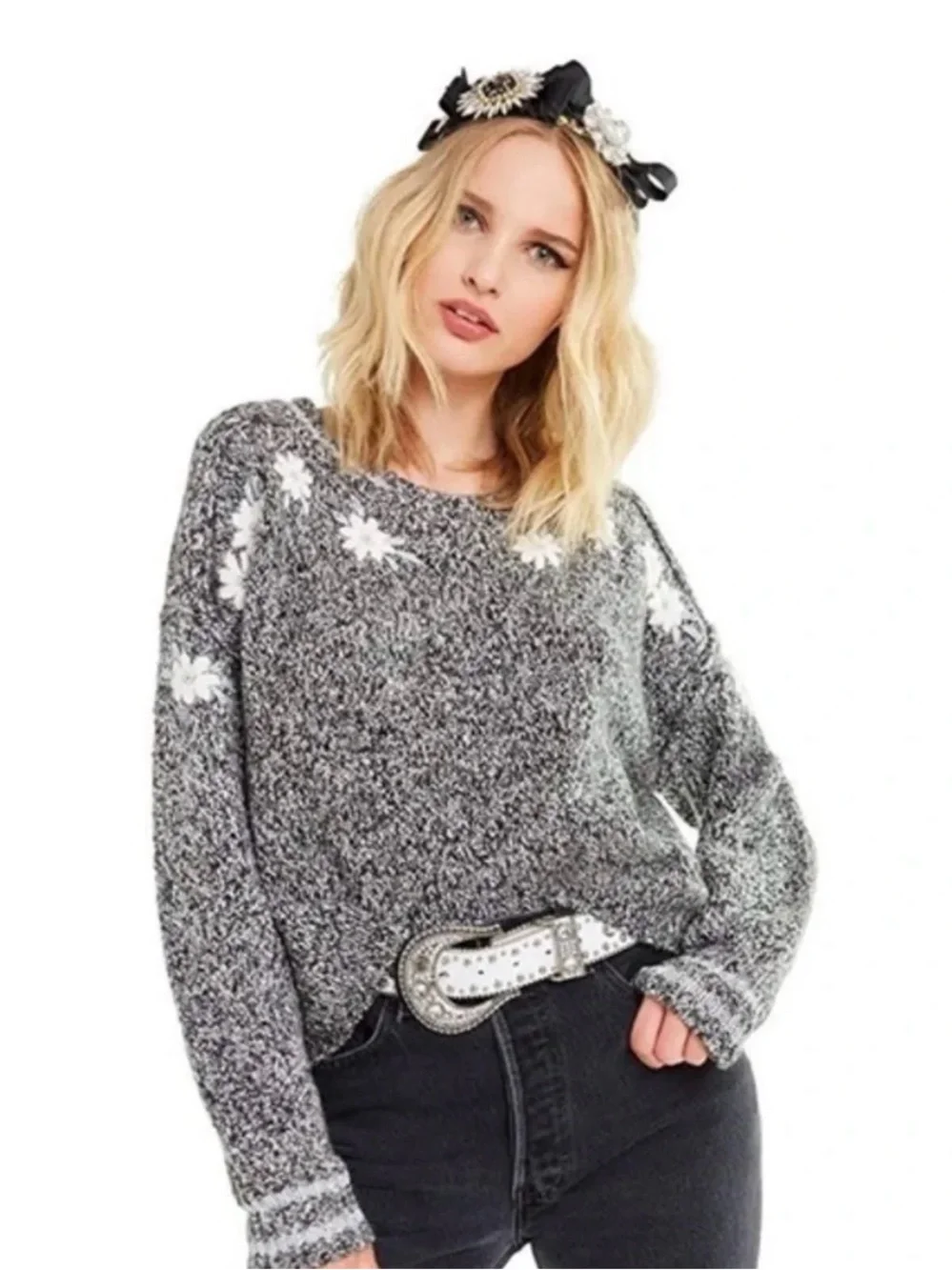 Wildfox Flower Field Lewis Embroidered Sweater SZ S Bkack Off White